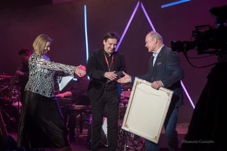 RGF4813-IridientEdit-1024x683